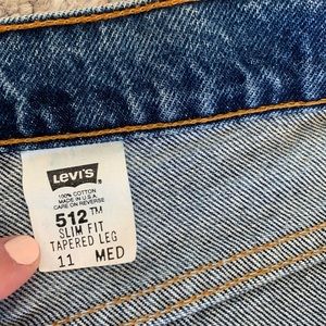 Levi’s mom jeans